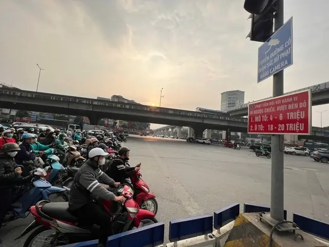 Camera AI siết chặt giám sát: Người Hà Nội 'cẩn thận gấp đôi' khi lái xe