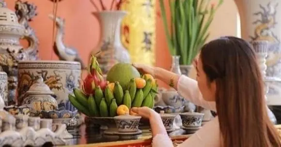 Khám phá khung giờ đẹp thắp hương mùng 1 tháng 11 âm lịch để cả tháng bình an và may mắn