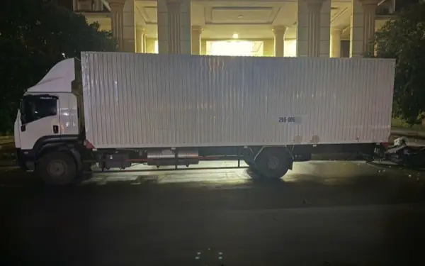 Phát hiện "bí mật" bên trong xe tải đỗ bên đường ở Quảng Trị