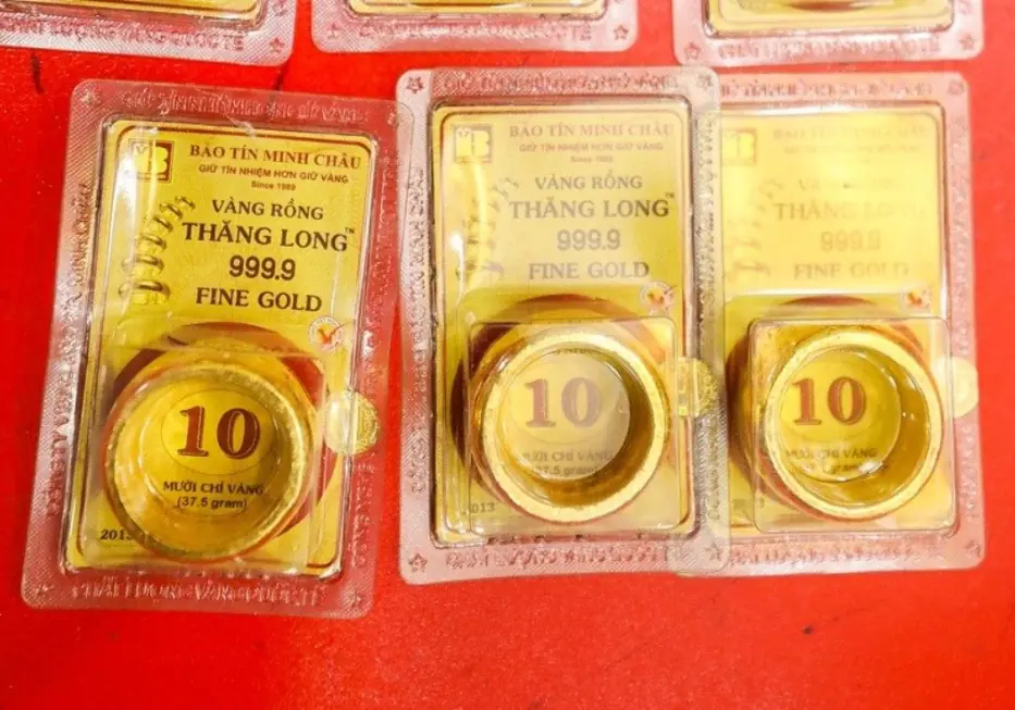 Khách hàng ở Bắc Ninh mua 1 vỉ vàng nhẫn gắn nhãn Bảo Tín Minh Châu, đến khi bán lại tá h:ỏa khi nghe chủ tiệm khẳng định “Đây là vàng giả”