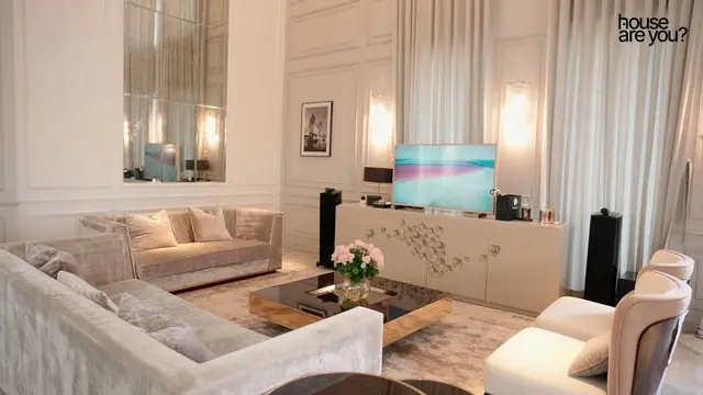 Cô gái Việt được chồng "ting ting" cho 24 tỷ tiền tiêu vặt, sống xa xỉ như bà hoàng trong biệt thự 1.000m²