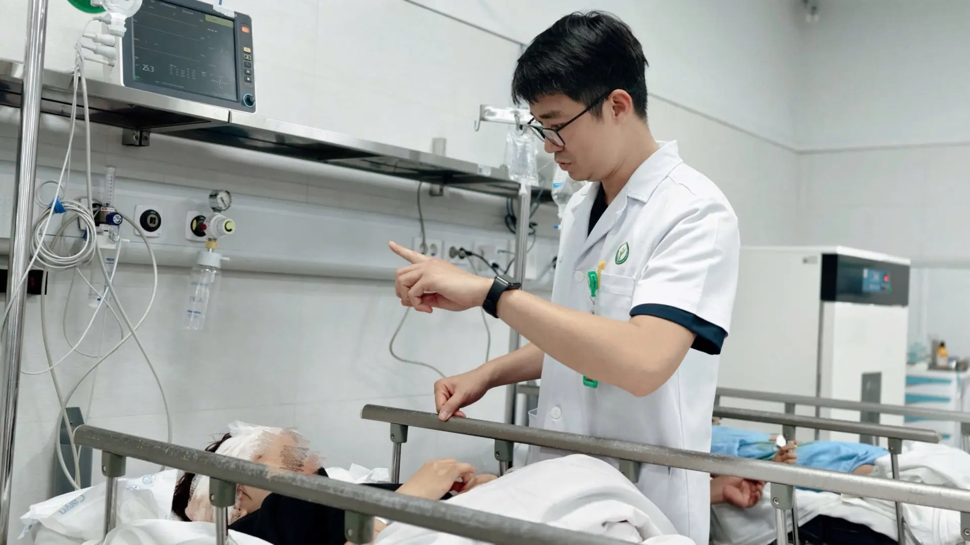 ‘Đi chậm thôi bác tài ơi’ - lời kêu cuối vụ lậ:t xe từ thiện