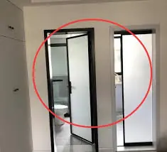 Khi không sử dụng nhà vệ sinh, cửa nên mở hay đóng? Nghe xong lời của thế hệ đi trước, tôi mừng vì mình đã làm đúng