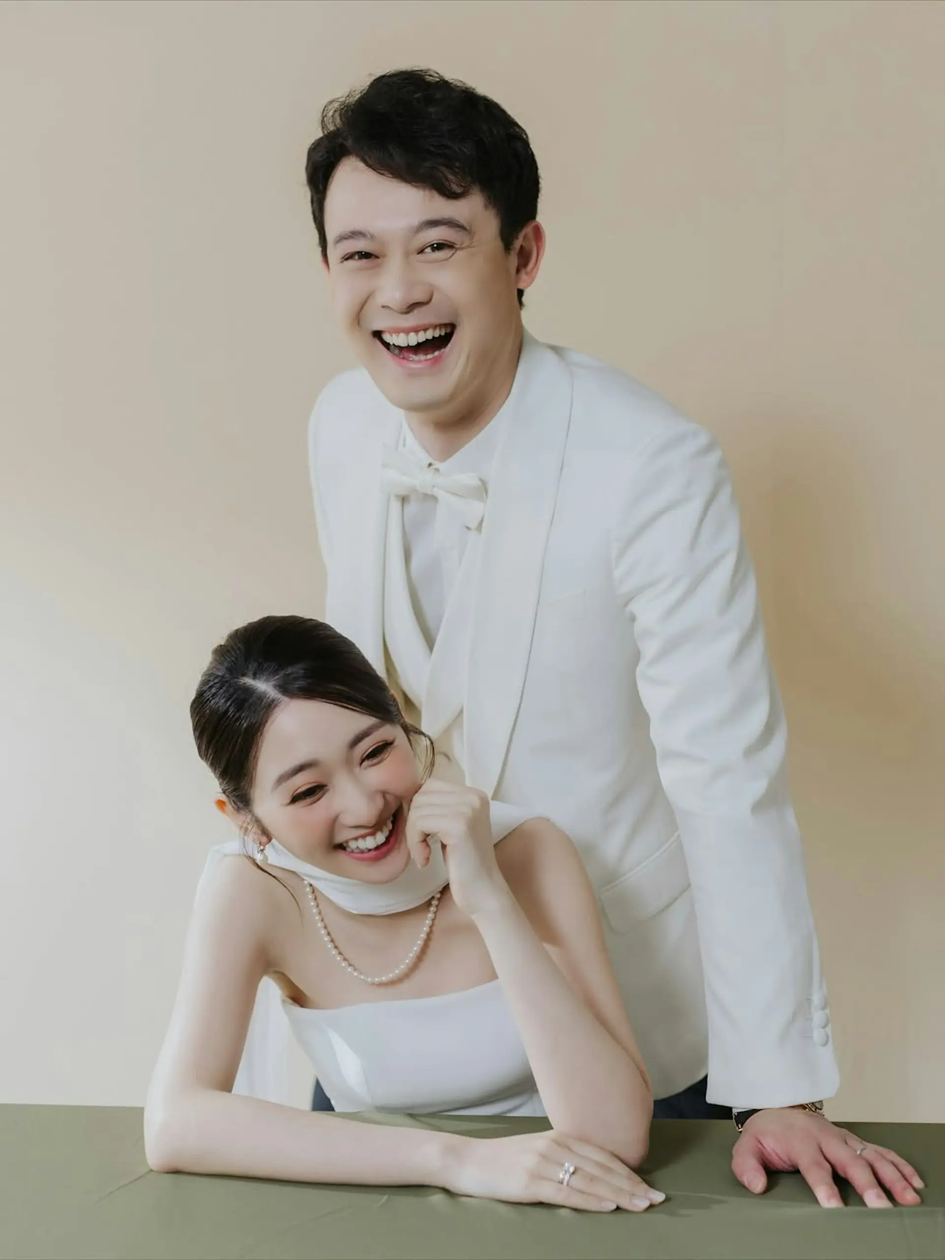 Mỹ nhân khiến tình cũ cạo đầu đi tu đã sinh con gái đầu lòng, làm đám cưới với CEO 3 tập đoàn tối qua