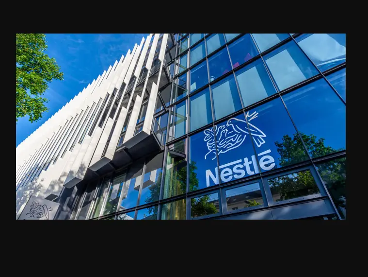 Nestlé thu hồi sữa bột tại 25 quốc gia nghi nhiễm độc tố