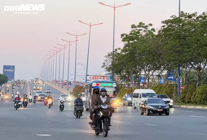 Chuyên gia: TP.HCM còn 2-3 đợt lạnh từ nay đến Tết Nguyên đán 2026