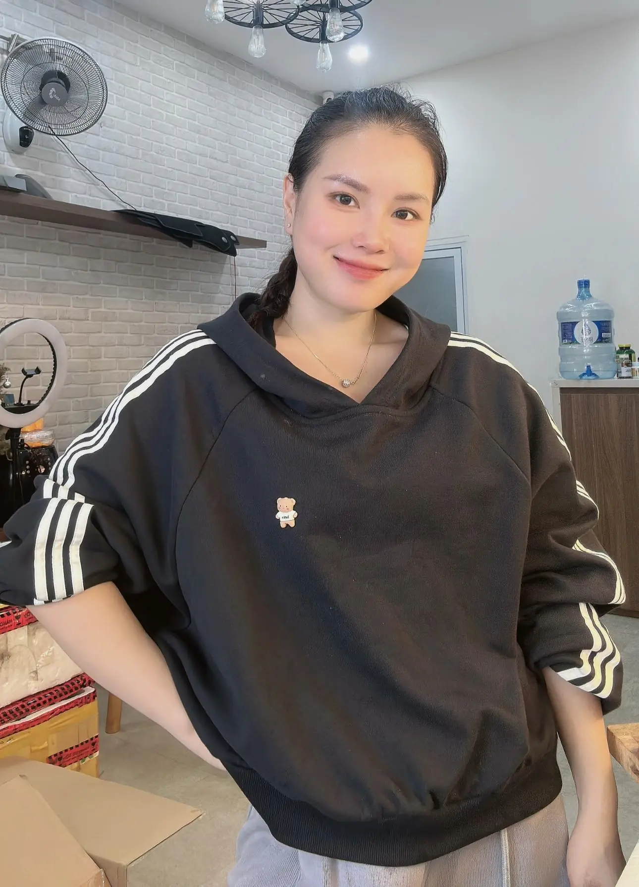 Thu Nhi Eat Clean tậu nhà mới sang như resort view biển, có luôn hồ bơi: Sống trọn 2 cuộc đời, phú bà và TikToker!
